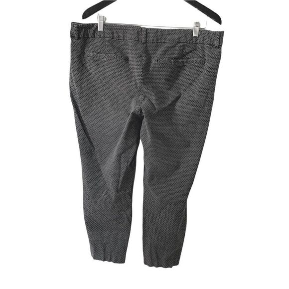 Old Navy “Grey Diamond” Patterned Mid Rose Ankle Length Pixie Pant. - Picture 5 of 10
